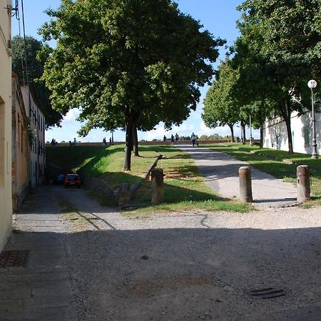 Ferienwohnung S. Agostino Fronte Mura Lucca Exterior foto